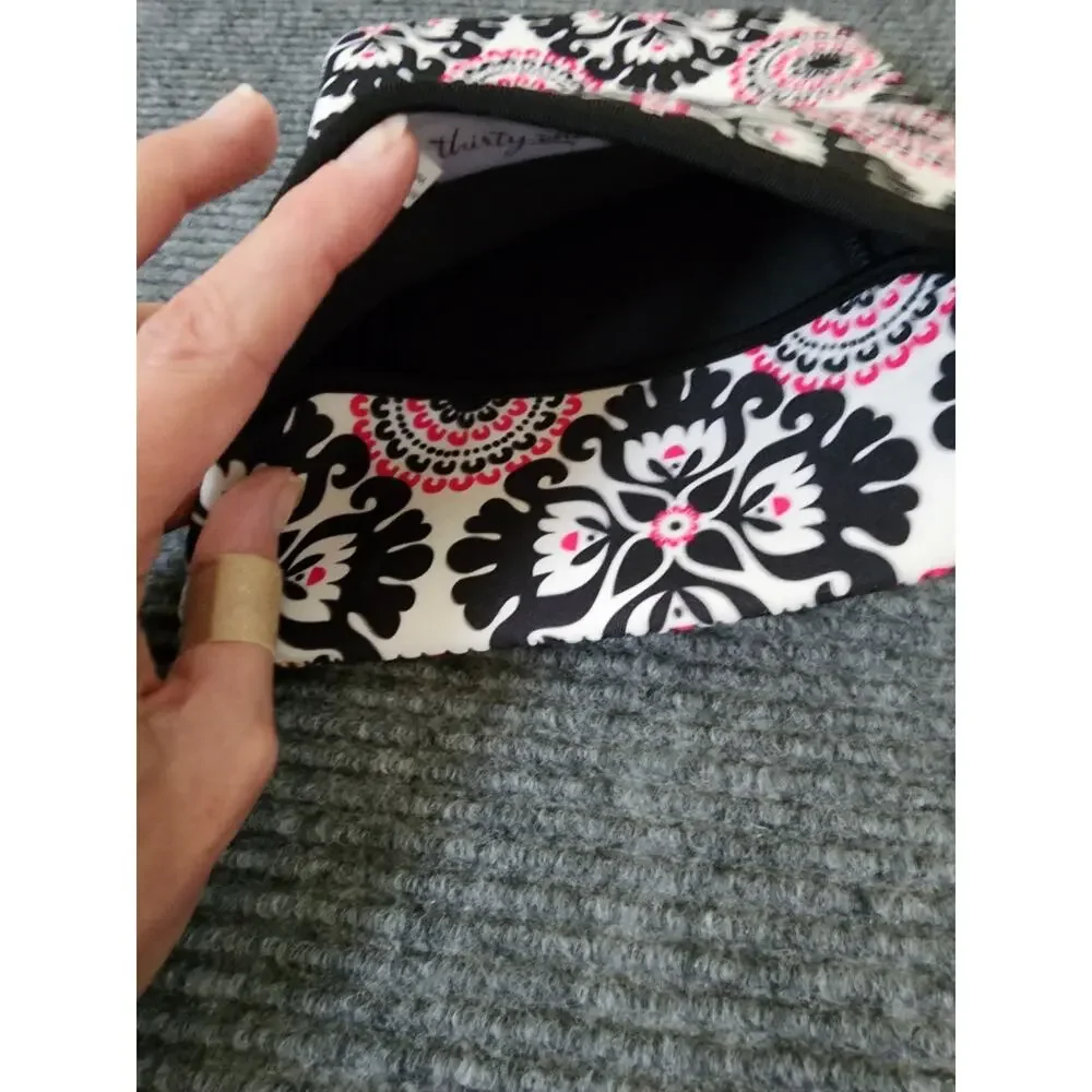 Thirty-One Back Pink White Medallion Print Padded Tablet Pouch Cover